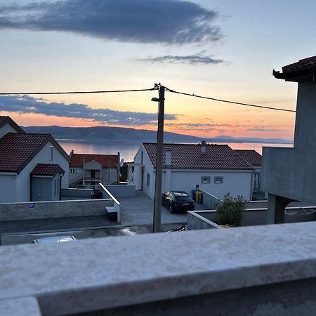 Apartment Mirakul セニ エクステリア 写真