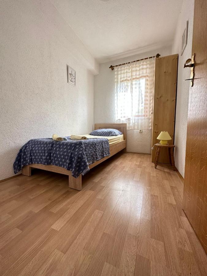 Apartment Mirakul セニ エクステリア 写真
