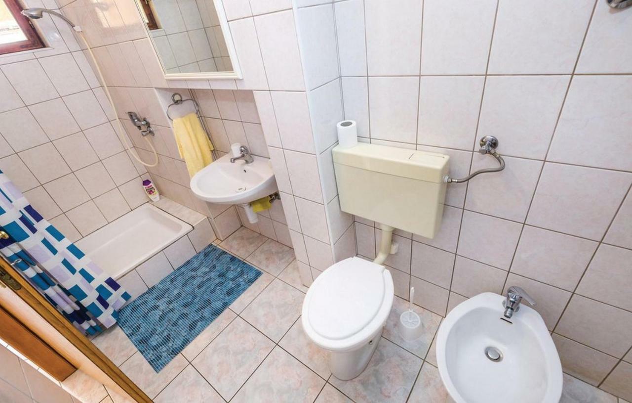 Apartment Mirakul セニ エクステリア 写真