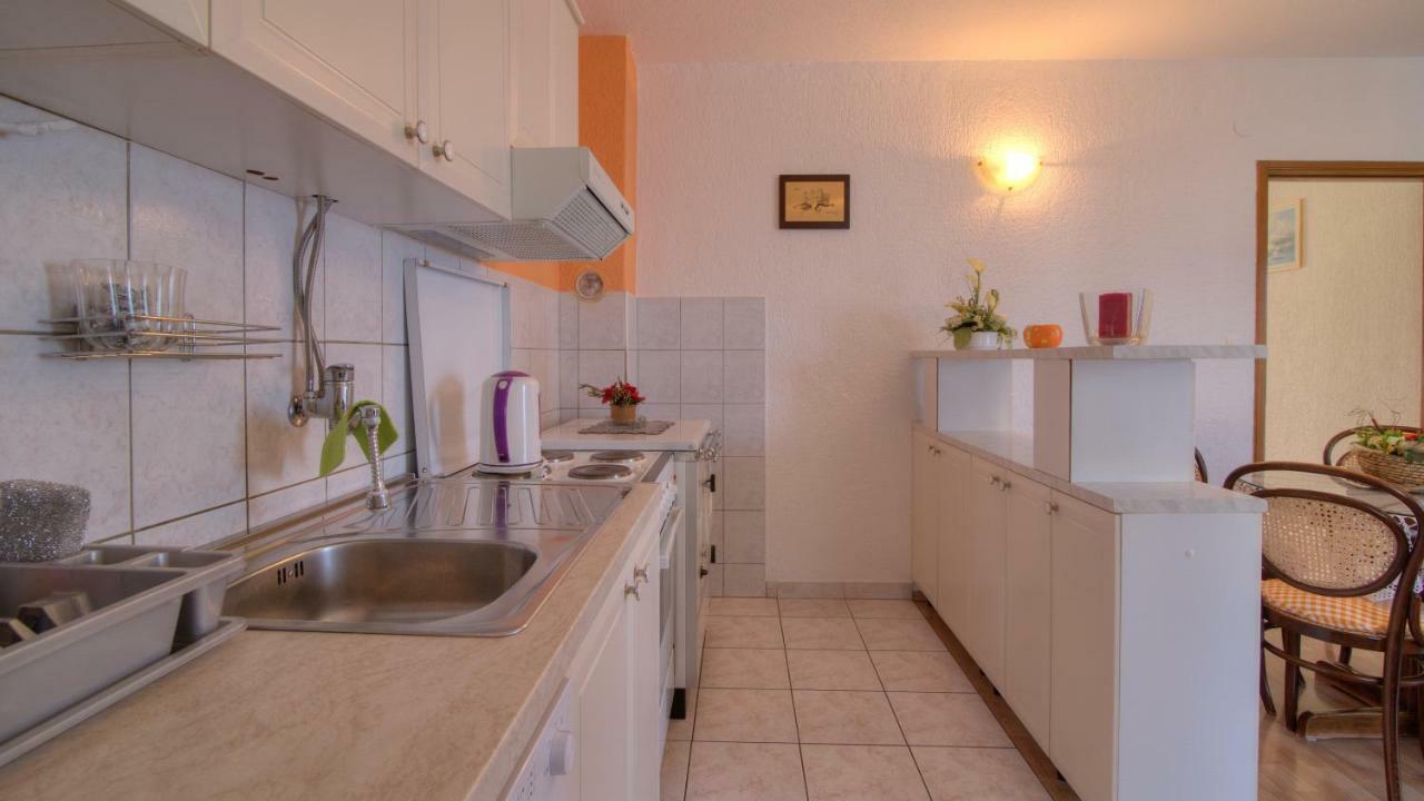 Apartment Mirakul セニ エクステリア 写真