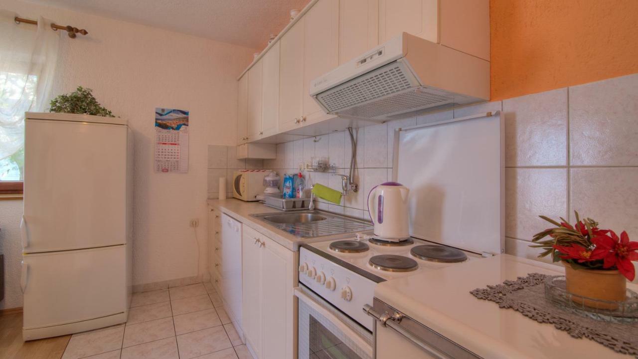 Apartment Mirakul セニ エクステリア 写真